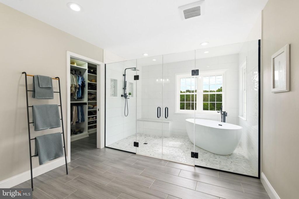 Image 59 of property listing at 14807 POPLAR HILL RD, Darnestown, MD 20874