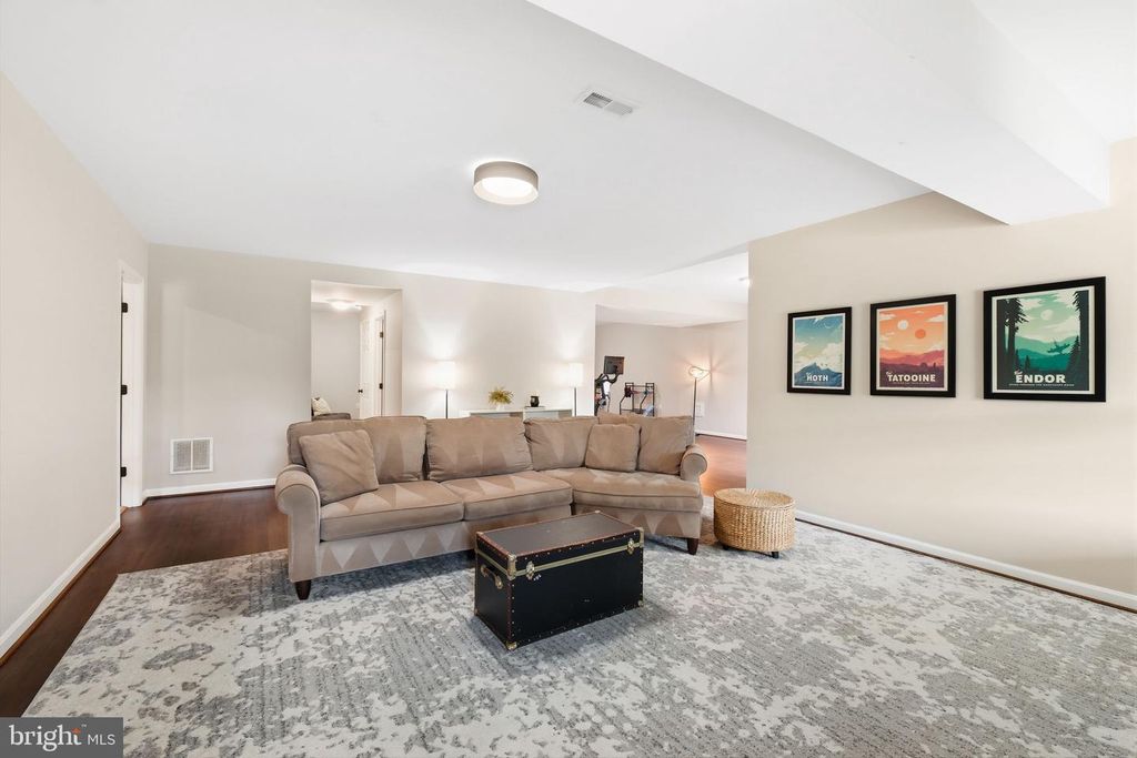 Image 71 of property listing at 14807 POPLAR HILL RD, Darnestown, MD 20874