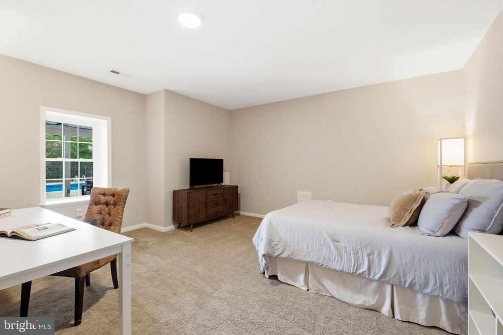 Image 76 of property listing at 14807 POPLAR HILL RD, Darnestown, MD 20874