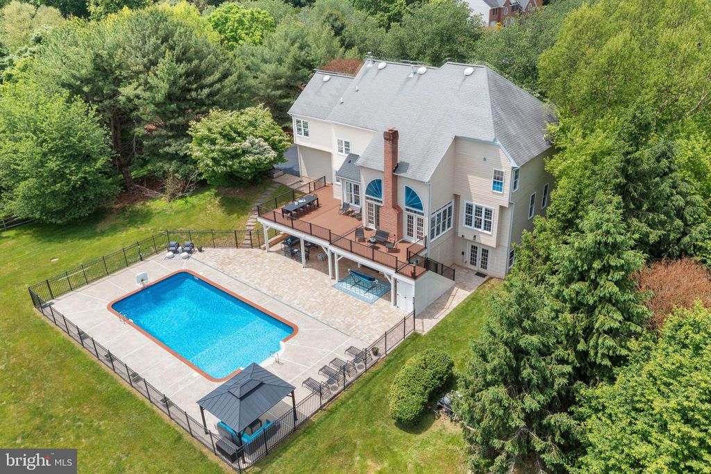 Image 9 of property listing at 14807 POPLAR HILL RD, Darnestown, MD 20874
