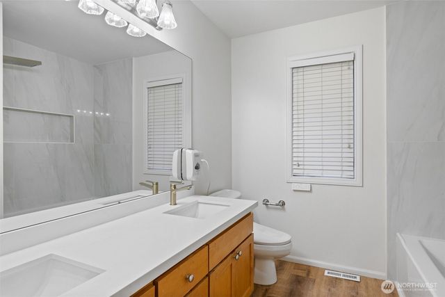 15733 NE 165th St, Woodinville, WA 98072