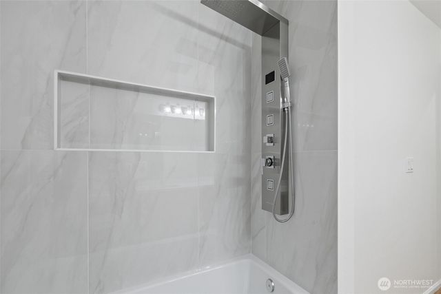 15733 NE 165th St, Woodinville, WA 98072