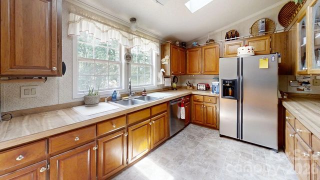 2172 Little Mountain Road, Alexis, NC 28006