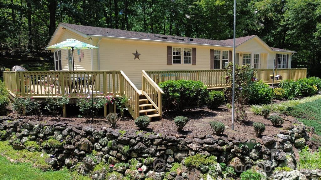 2172 Little Mountain Road, Alexis, NC 28006