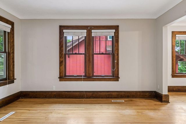 1310 Seminary Avenue, Saint Paul, MN 55104