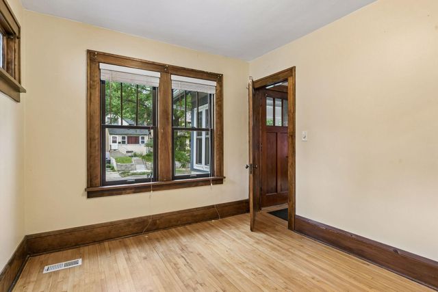 1310 Seminary Avenue, Saint Paul, MN 55104