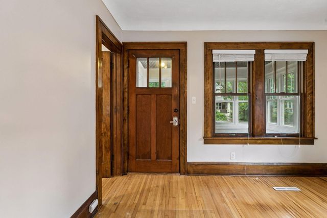 1310 Seminary Avenue, Saint Paul, MN 55104