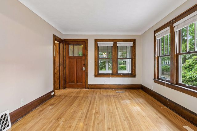 1310 Seminary Avenue, Saint Paul, MN 55104