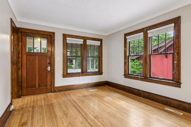 1310 Seminary Avenue, Saint Paul, MN 55104