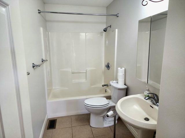 2508 7th Avenue SE, Willmar, MN 56201