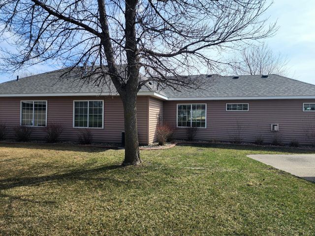 2508 7th Avenue SE, Willmar, MN 56201