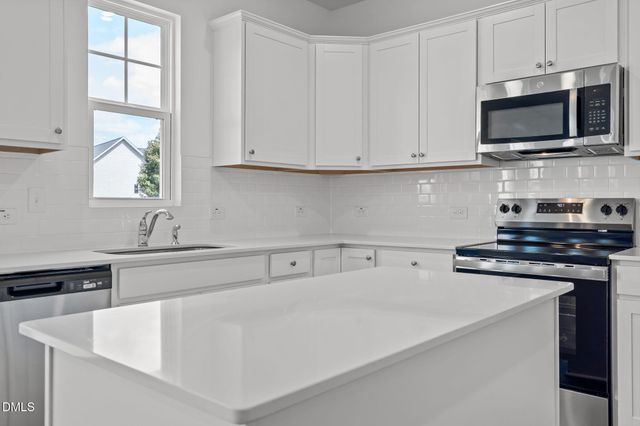 38 Kidderminster Court, Zebulon, NC 27597