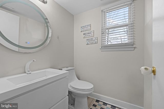 140 E PARTRIDGE LN, Cherry Hill, NJ 08003