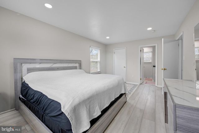 140 E PARTRIDGE LN, Cherry Hill, NJ 08003