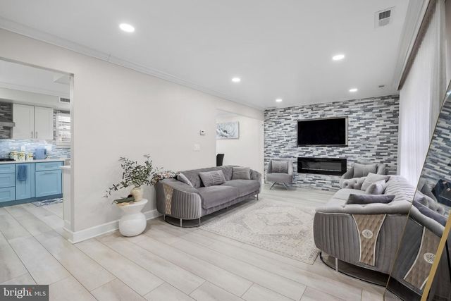 140 E PARTRIDGE LN, Cherry Hill, NJ 08003