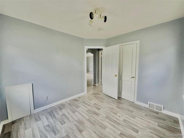 14902 Oconnor Avenue, Allen Park, MI 48101