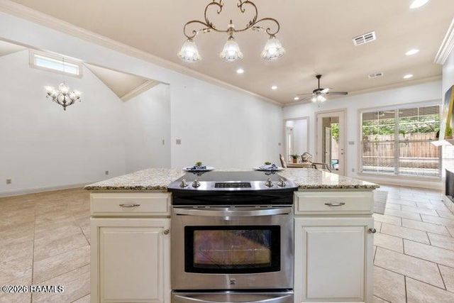 114 Souvenir Gate, Lafayette, LA 70501