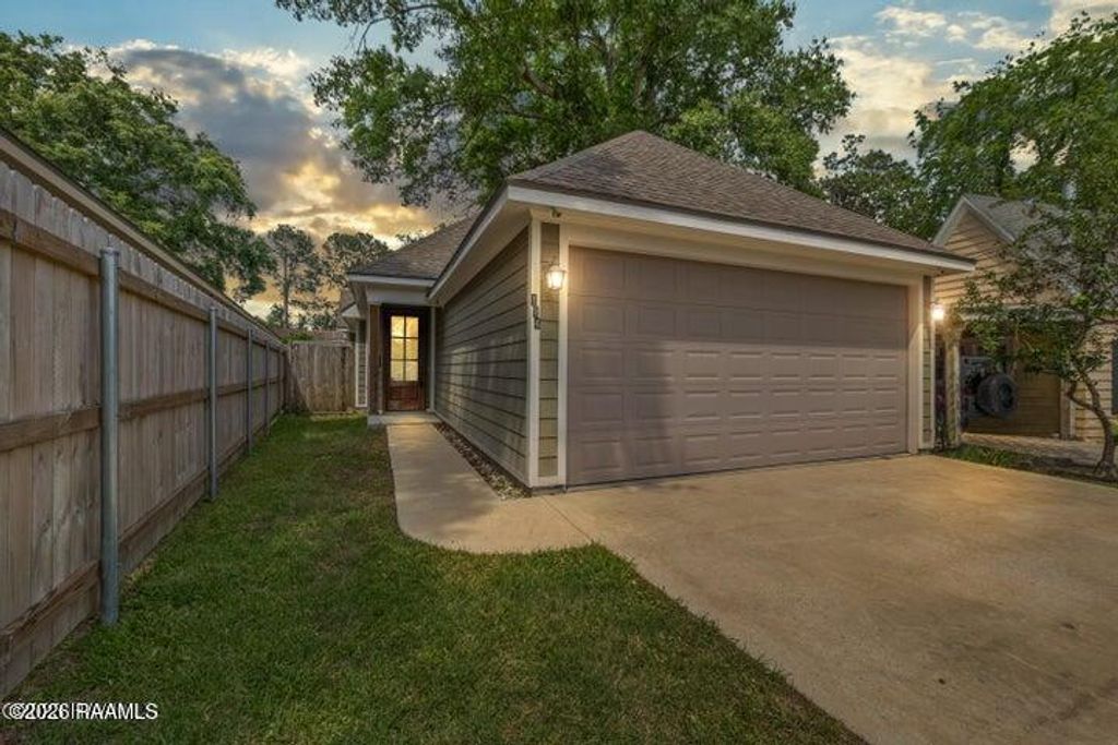 114 Souvenir Gate, Lafayette, LA 70501