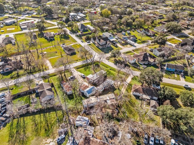 9405 and 9407 Montgomery Lane, La Porte, TX 77571