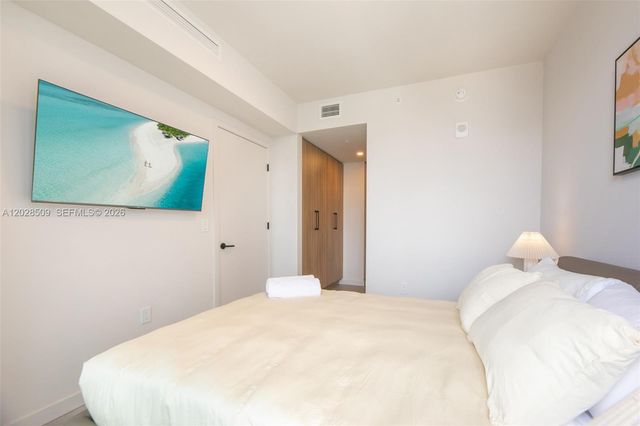 121 NE 5th St 3102, Miami, FL 33132