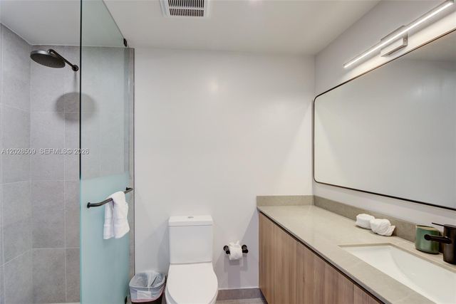 121 NE 5th St 3102, Miami, FL 33132