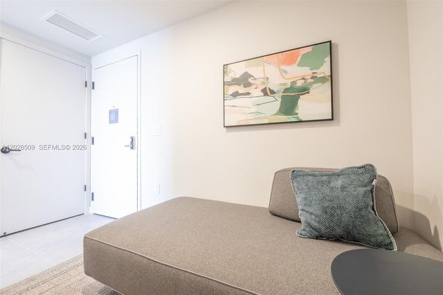 121 NE 5th St 3102, Miami, FL 33132