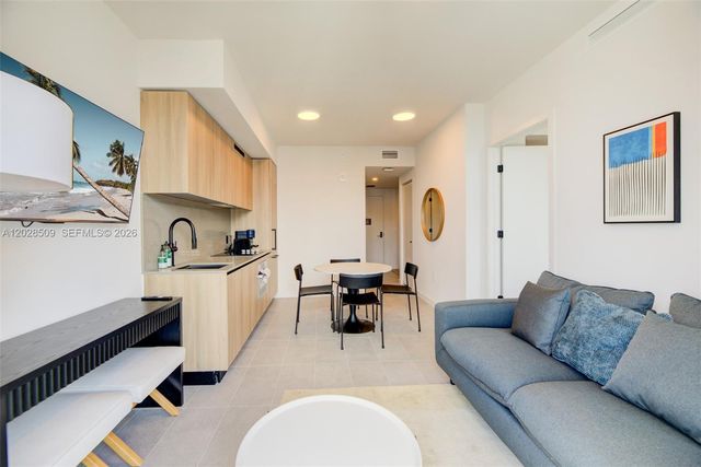 121 NE 5th St 3102, Miami, FL 33132