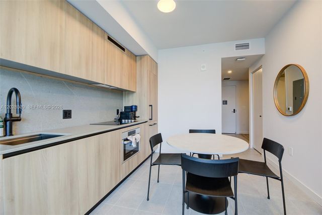 121 NE 5th St 3102, Miami, FL 33132