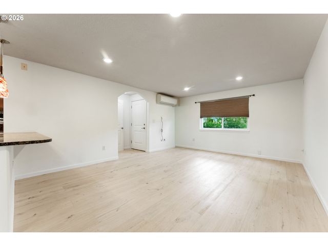 159 Sw FLORENCE Ave 45, Gresham, OR 97080