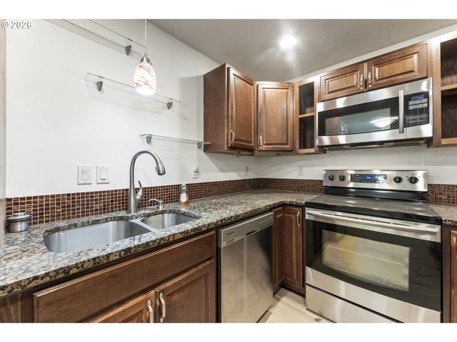 159 Sw FLORENCE Ave 45, Gresham, OR 97080