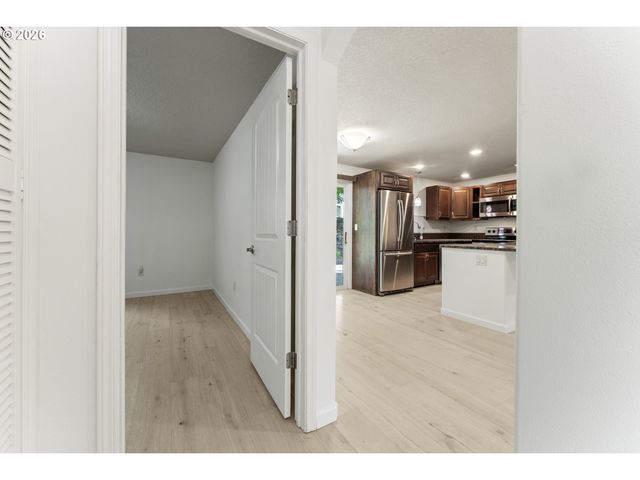 159 Sw FLORENCE Ave 45, Gresham, OR 97080