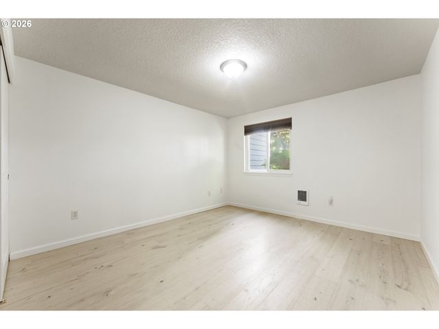 159 Sw FLORENCE Ave 45, Gresham, OR 97080
