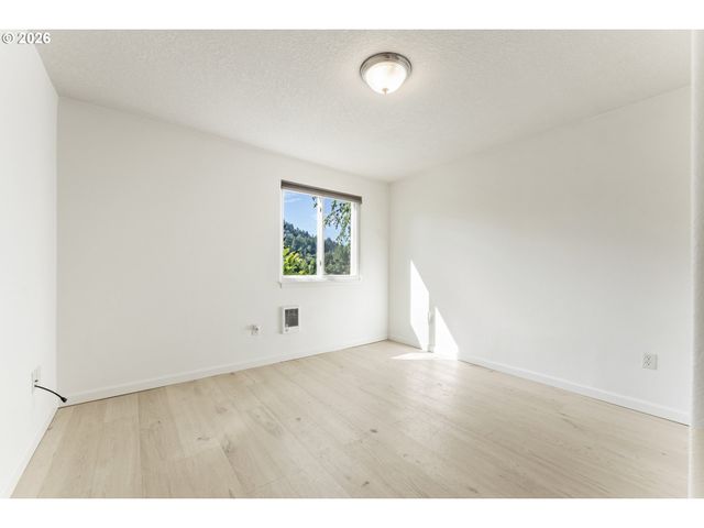159 Sw FLORENCE Ave 45, Gresham, OR 97080