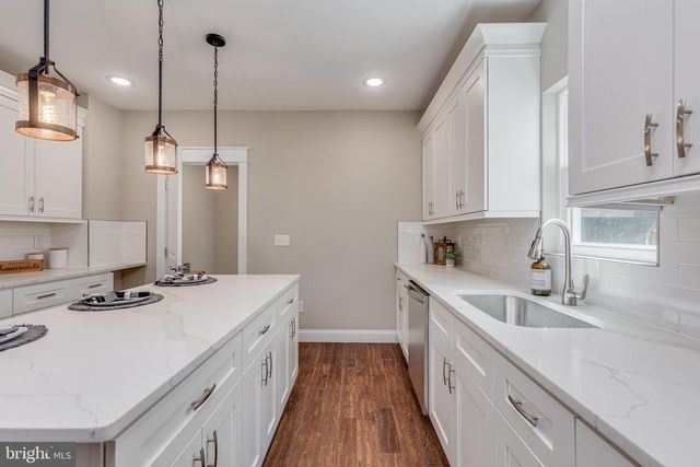 31 BUTTONWOOD ST, Mount Holly, NJ 08060