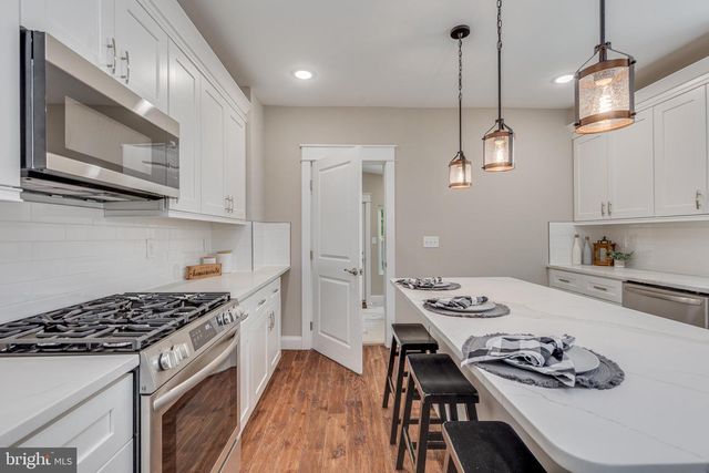 31 BUTTONWOOD ST, Mount Holly, NJ 08060