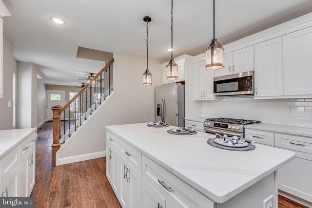 31 BUTTONWOOD ST, Mount Holly, NJ 08060