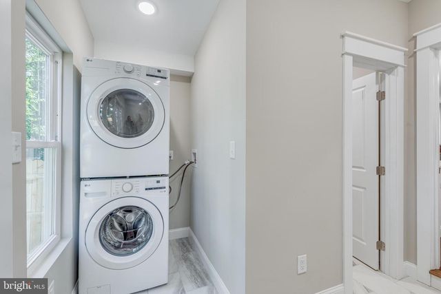 31 BUTTONWOOD ST, Mount Holly, NJ 08060