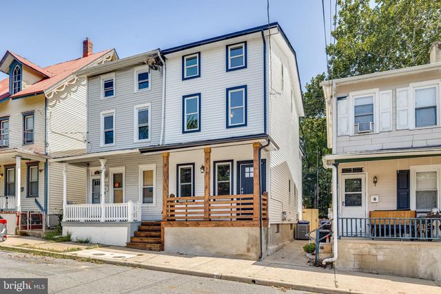 31 BUTTONWOOD ST, Mount Holly, NJ 08060