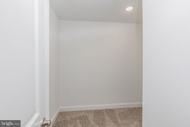 31 BUTTONWOOD ST, Mount Holly, NJ 08060