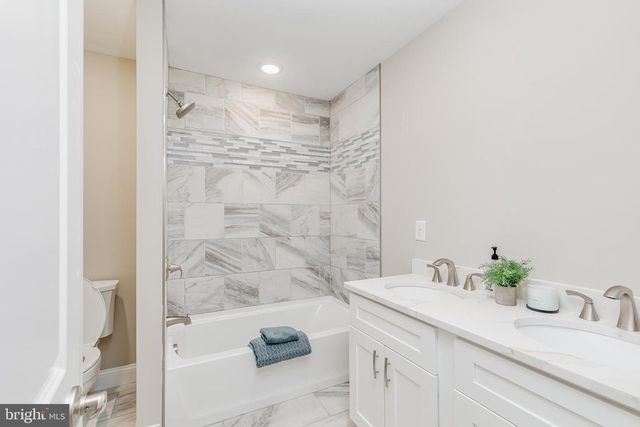 31 BUTTONWOOD ST, Mount Holly, NJ 08060