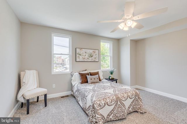 31 BUTTONWOOD ST, Mount Holly, NJ 08060