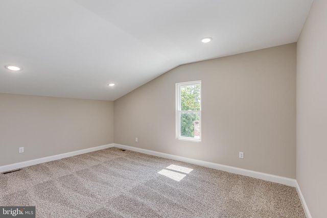 31 BUTTONWOOD ST, Mount Holly, NJ 08060