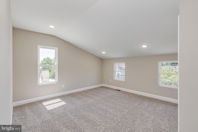 31 BUTTONWOOD ST, Mount Holly, NJ 08060