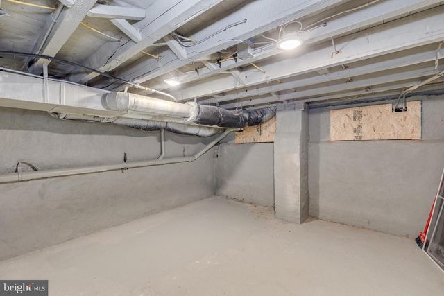 31 BUTTONWOOD ST, Mount Holly, NJ 08060