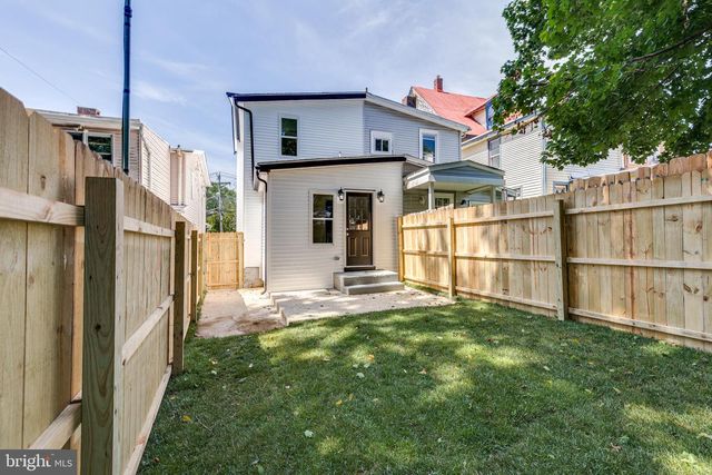 31 BUTTONWOOD ST, Mount Holly, NJ 08060