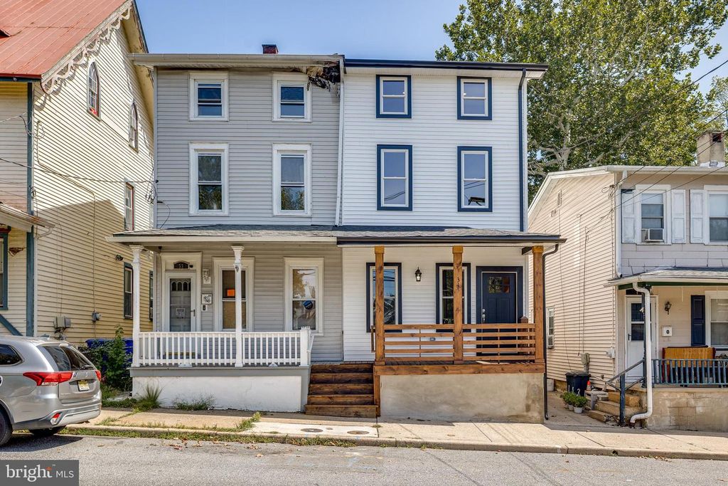 31 BUTTONWOOD ST, Mount Holly, NJ 08060