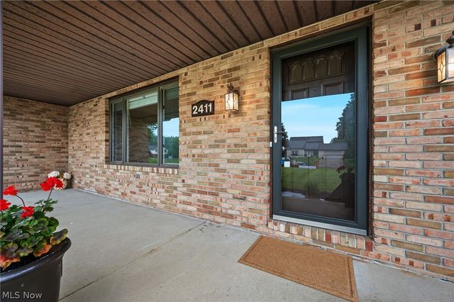 2411 Sucrose Drive, Green, OH 44312