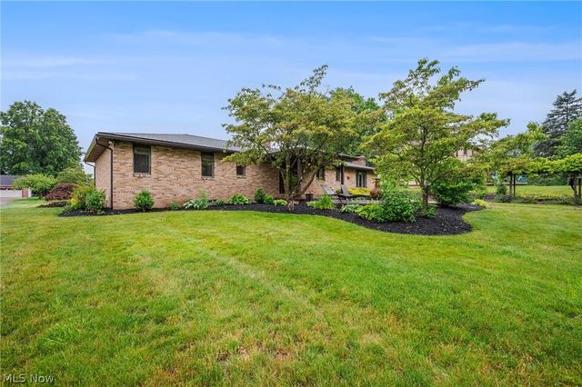 2411 Sucrose Drive, Green, OH 44312