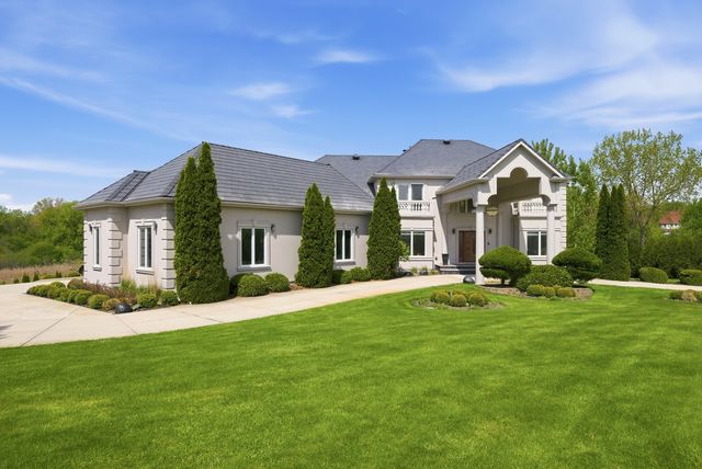 9 Falcon Lakes Drive, South Barrington, IL 60010