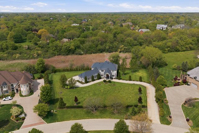 9 Falcon Lakes Drive, South Barrington, IL 60010